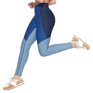Outdoor Voices - Tri-Tone Blue 7/8 Leggings Tights - Size Medium